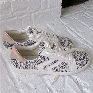 BRAND NEW: dolce vita tennis shoes size 7